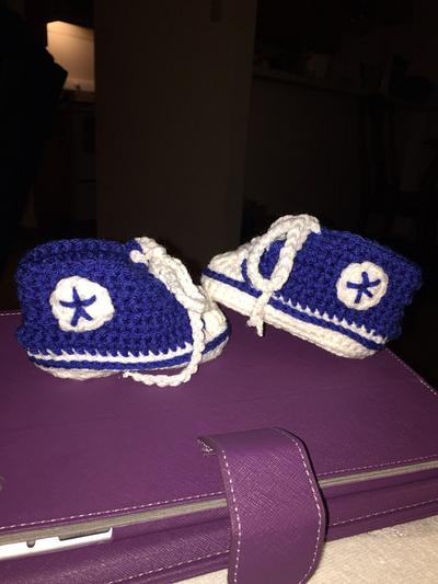 Converse Baby Booties  - Project by dee