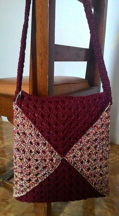 Sparkling maroon bag - Project by Farida Cahyaning Ati