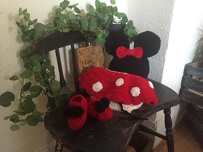 Minnie Mouse Photo Shoot Outfit - Project by Terri