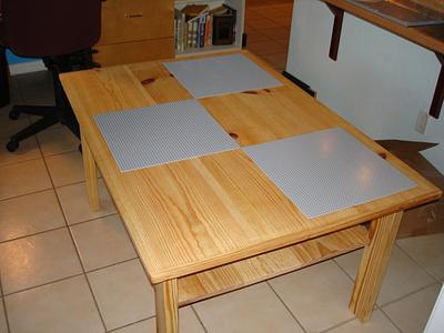 Lego table for triplets - Project by Madts
