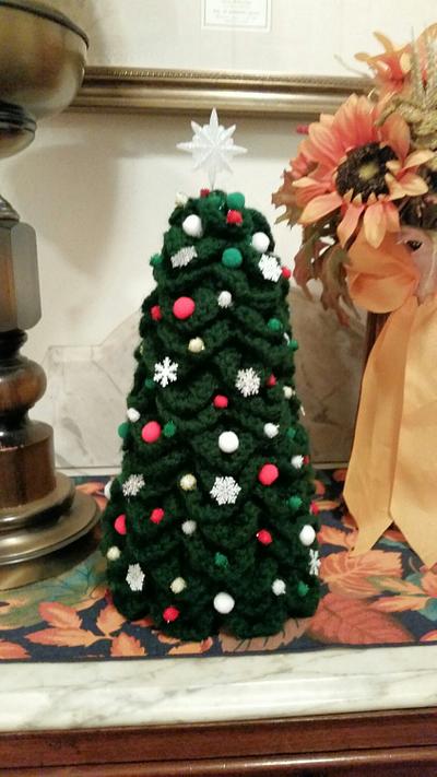 Crocodile Stitch Christmas Tree - Project by Kelly