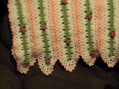 ROSE BUD BABY BLANKET - Project by Marlene