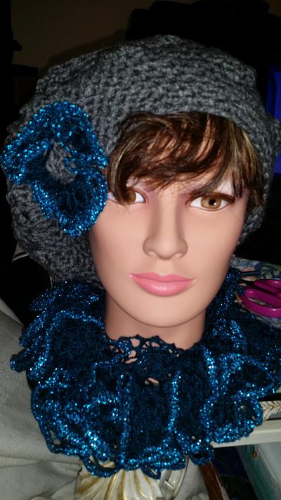 slouch hat with ruffle scarf - Project by Adelyna