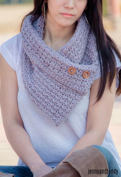 downtown button cowl - Project by jane