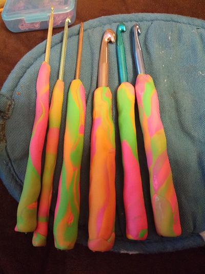 clay handles on my crochet hooks - Project by Down Home Crochet