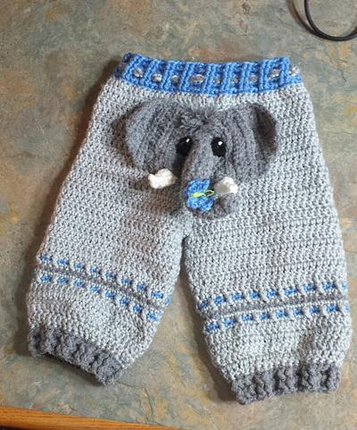 Baby elephant bum - Project by Jansafire