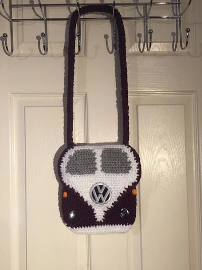 VW Shoulder bag - purple - Project by Amie Jane