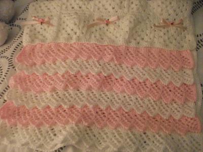 Ribbon Roses and Frills Crochet Blanket - Project by mobilecrafts