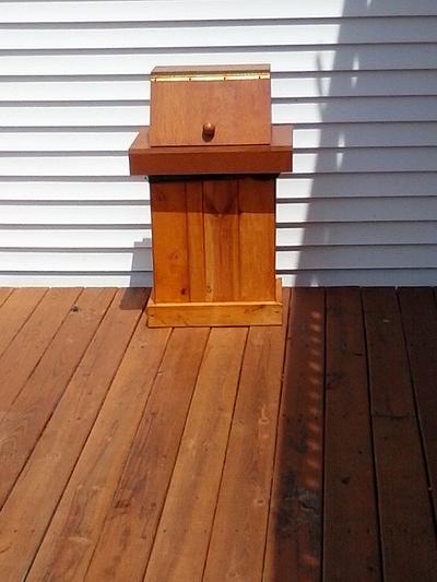 Deck trash bin with style - Project by James L Wilcox