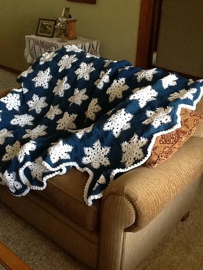 Crocheted Snowflake throw - Project by Shirley