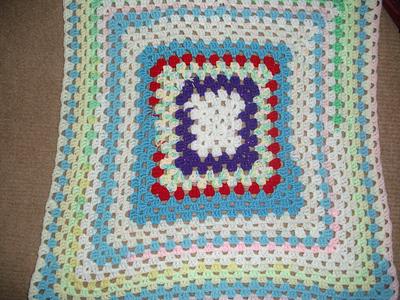 Crochet Blanket for charity - Project by mobilecrafts