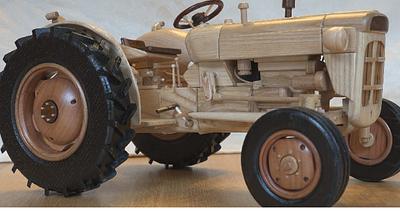 Fordson Super Dexta wooden model - Project by Dutchy