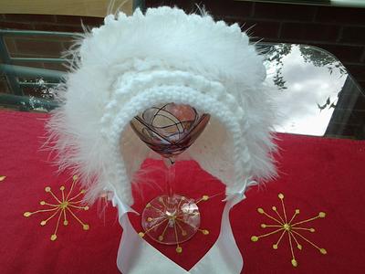 White maribu bonnet - Project by Catherine 