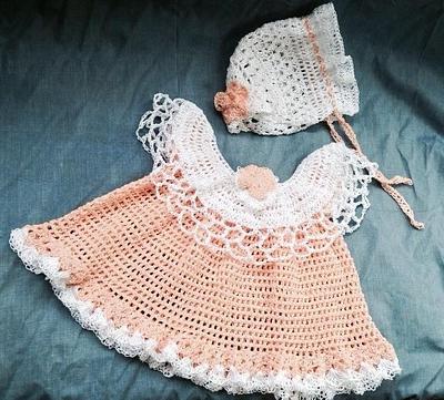 Peach crocheted baby set - Project by char2m6163ec