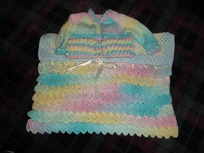 frilled blanket and frilled jacket - Project by mobilecrafts