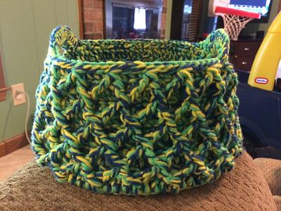 Lattice Basket - Project by CrochetFarmer