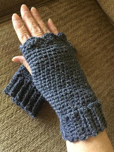 Crochet fingerless gloves - Project by Shirley