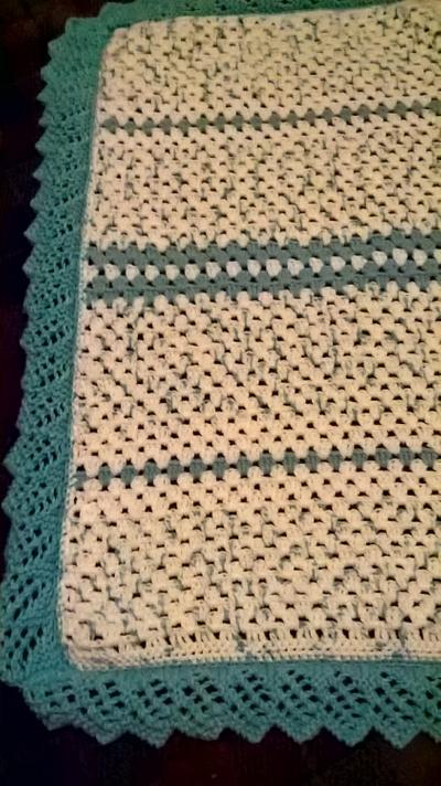 crochet blanket  - Project by mobilecrafts