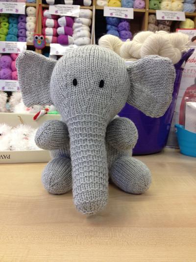 My second favourite elephant - Project by Tashhy