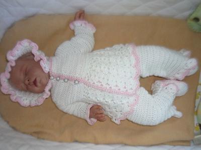 Full Newborn Baby 4 piece Outfit - Project by Crazycrochetlady