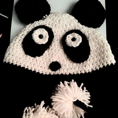 Panda Beanie - Project by kraftymach