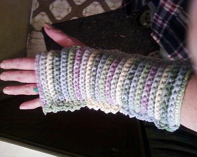 Fingerless gloves - Project by mittenlivin55