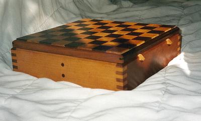 Sliding top chessboard - Project by Xylonmetamorphoun