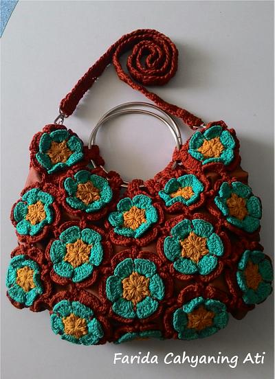 Flowery bag - Project by Farida Cahyaning Ati