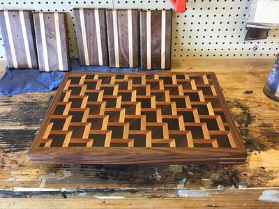 Stair stepped cutting board - Project by TXN