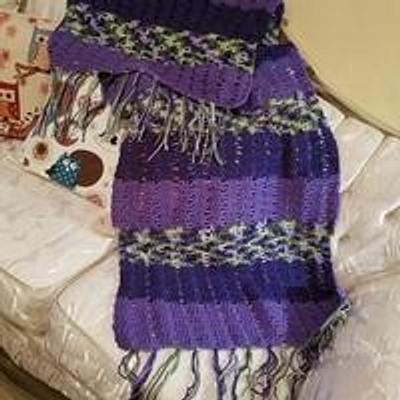 Shawl Shades of Purples - Project by Rosario Rodriguez