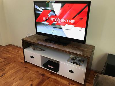 Rough-ish TV Stand - Project by Oblivion