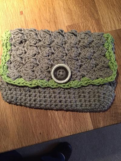 Crochet Clutch Bag - Project by Rubyred0825