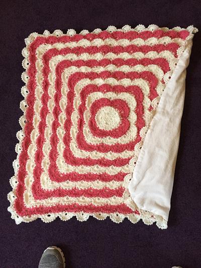 Fluffy meringue stitch baby blanket - Project by hookergirl