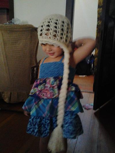 Elsa hat modeled by my daughter:) - Project by airam