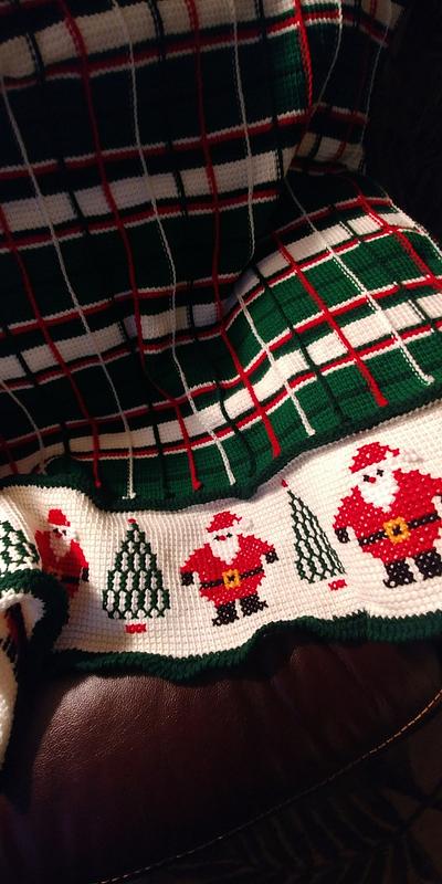 Santa Plaid Afghan - Project by Charlotte Huffman