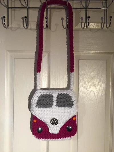 VW Camper shoulder bag - Project by Amie Jane