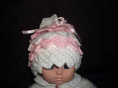 Frilled Hat - Project by mobilecrafts