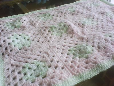 crochet blanket - Project by mobilecrafts