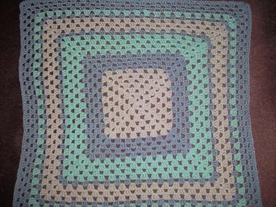 crochet blanket - Project by mobilecrafts