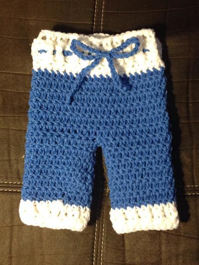 Newborn Pants - Project by CharlenesCreations 