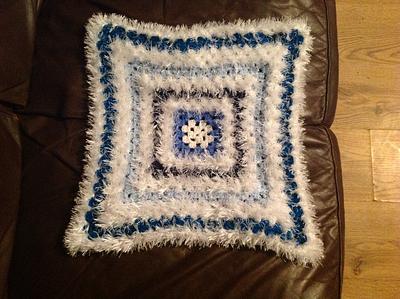 Different Shade of Blues Fluffy Blankie - Project by CherylJackson