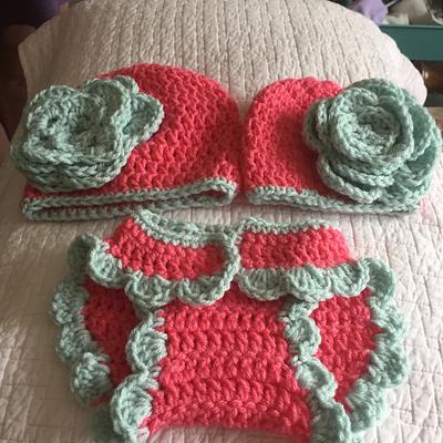 Baby sister & big sister hats - Project by Susan Isaac 