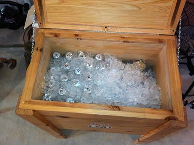 Father in laws ice chest - Project by JrsWoodWorx