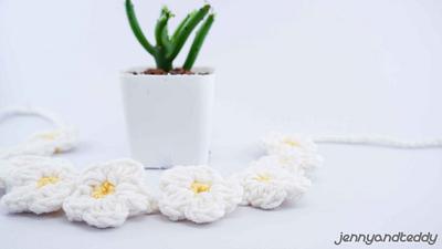 tiny daisy flower - Project by jane