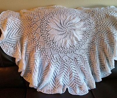 Swirl Baby Christening Shawl - Project by Lcbax