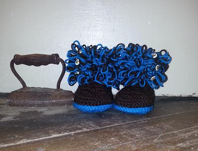 crocheted Loopy Slippers - Project by bamwam
