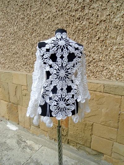 Wedding Shawl, Bridal White Shawl, Lace Bridesmaid Fashion, Crochet Wedding Cape - Project by etelina