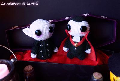 Nosferatu & Dracula Amigurumis - La Calabaza de Jack - Project by La Calabaza de Jack