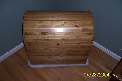 Simple Wooden Trunk - Project by Galvipa