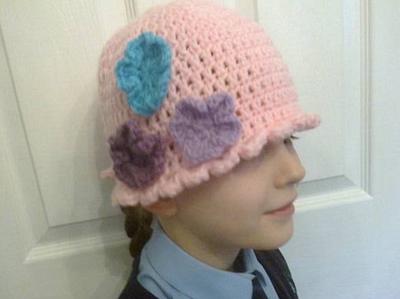 Girls beanie hat with brim - Project by StitchystuffCrafts